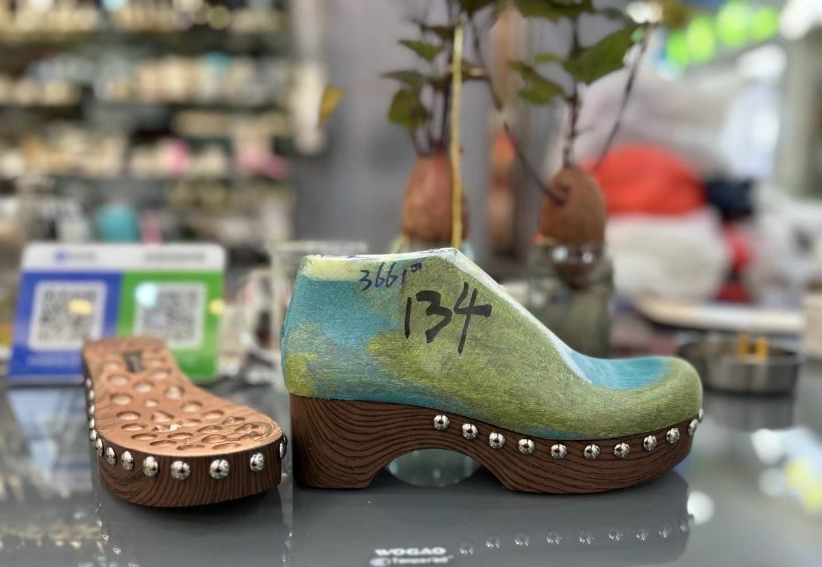 Development sample: wooden wedge sole with hand-numbered style code